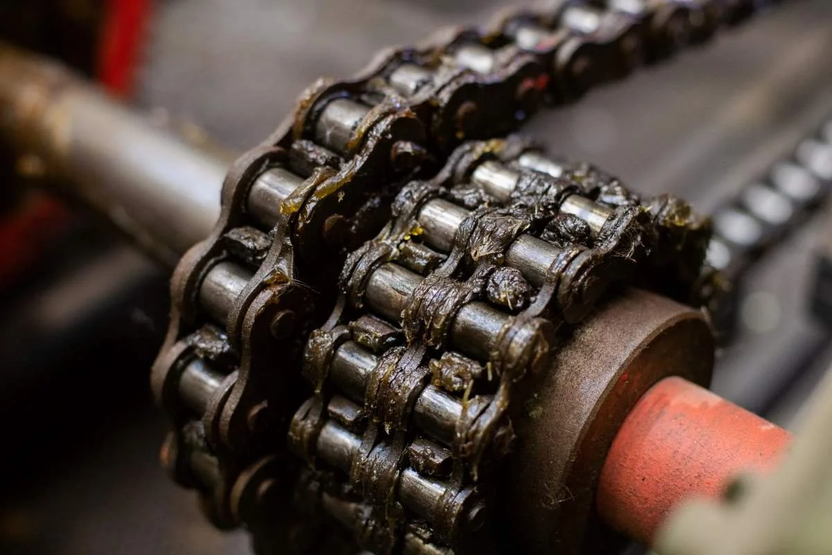 Pallet wrapper chain and drive inspection
