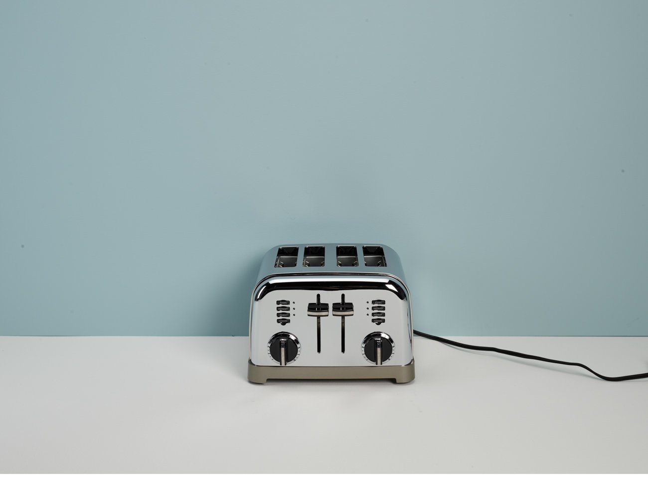 Dominguez retouching for Square Retail