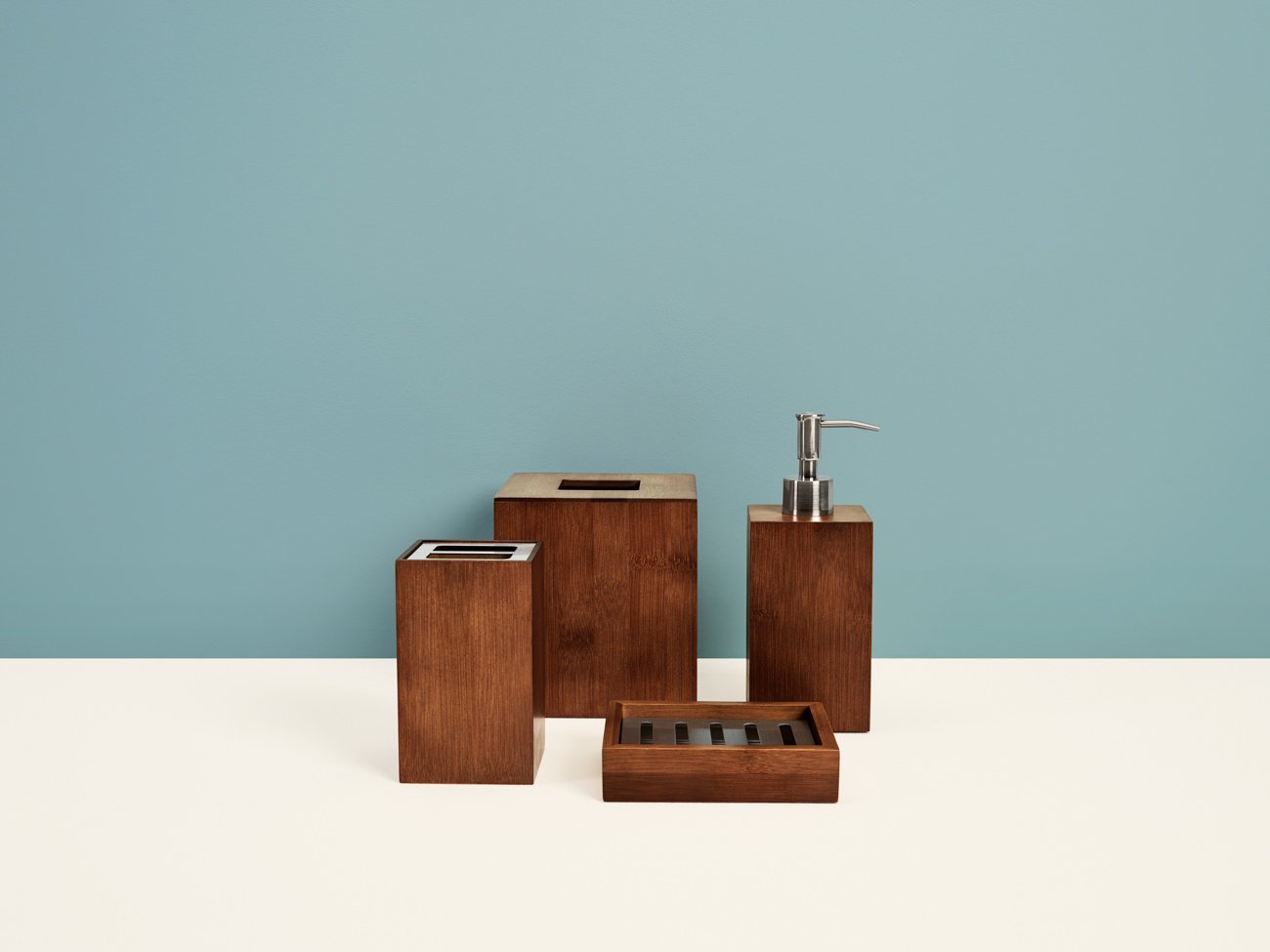 Dominguez retouching for Square Retail