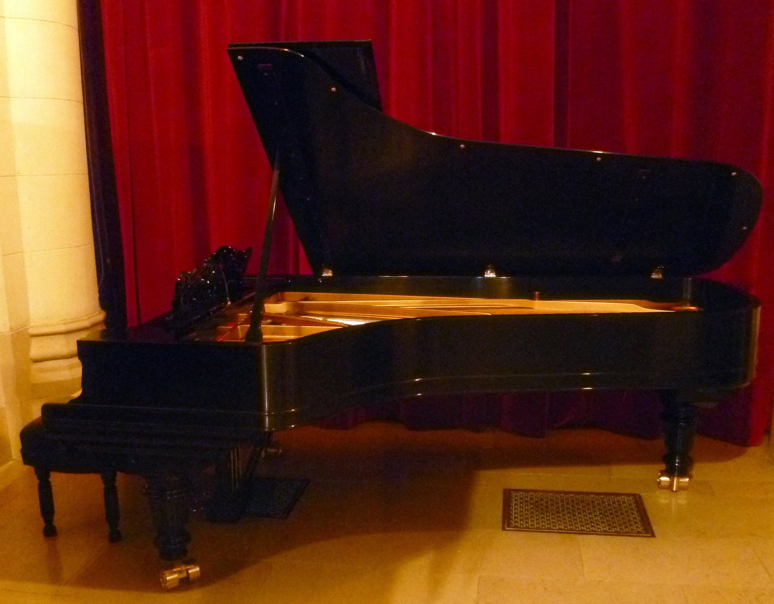 Steinway_three_028