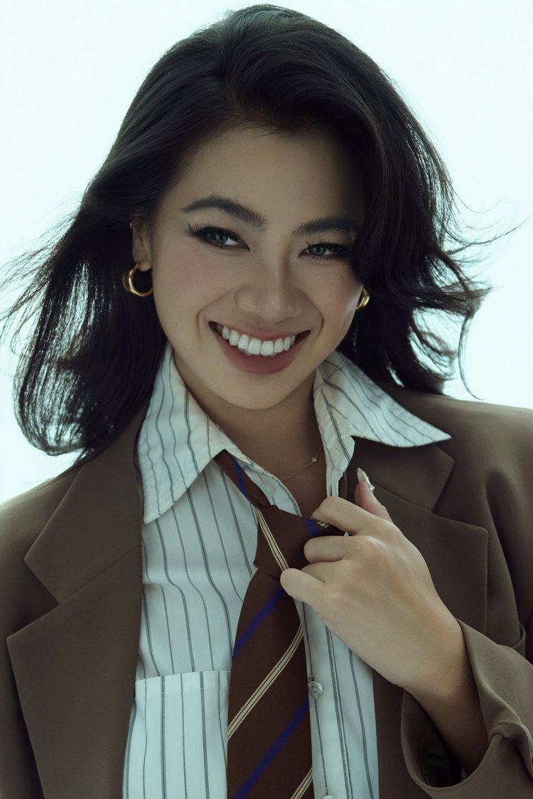 Portrait of Fiona Chen, the New York City-based travel and lifestyle creator behind FindingFiona