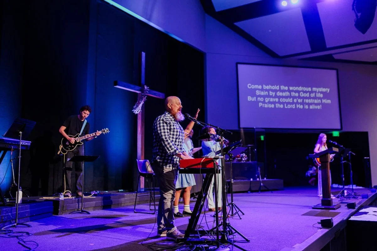 Musicians lead worship at Grace Church Frisco
