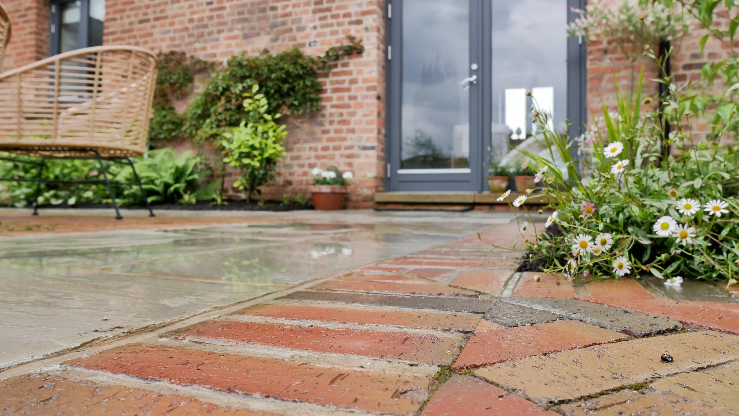 Garden detail by Jane Houghton Garden Design Studio