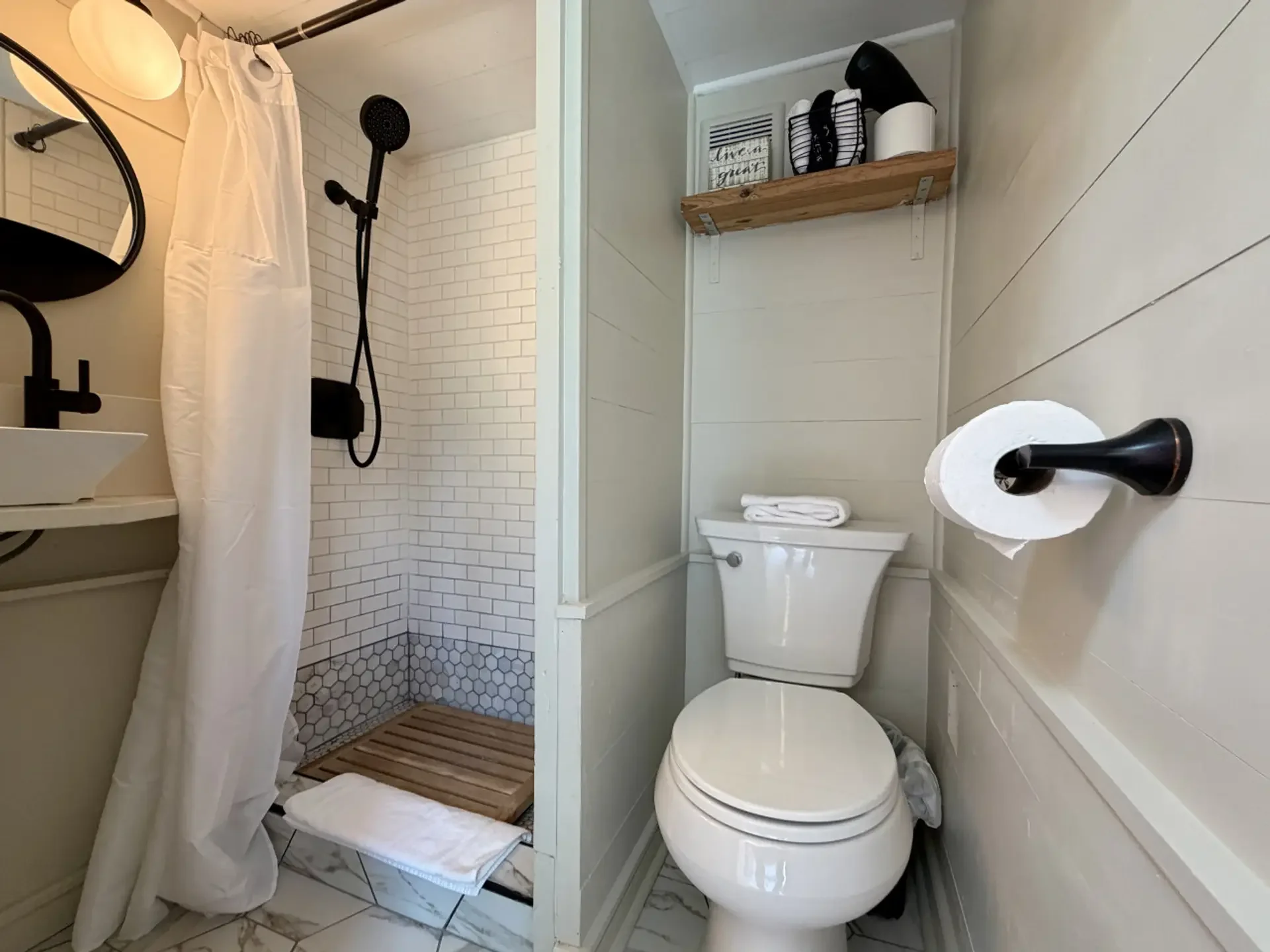 Honeymoon Villa XL bathroom