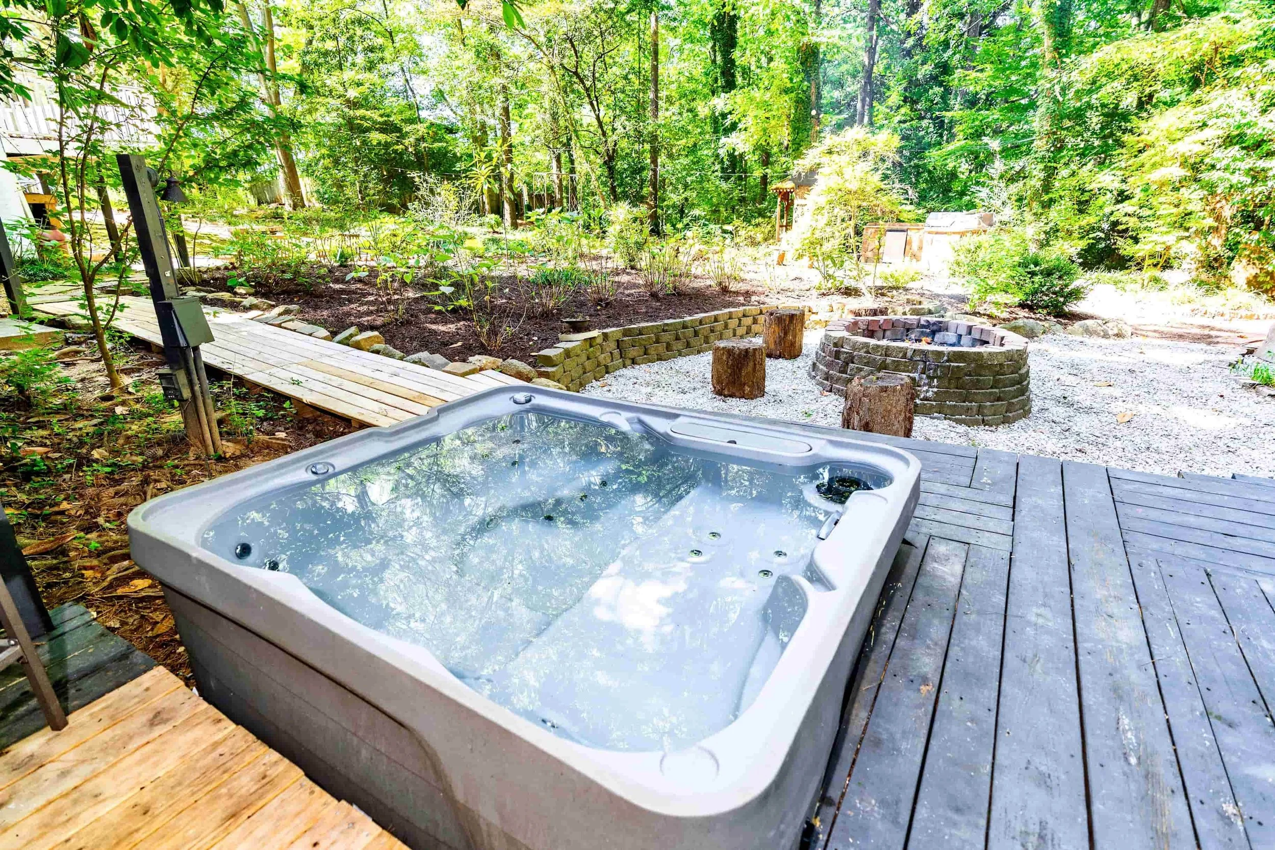Shared Hot Tub at Maxam East Point Atlanta