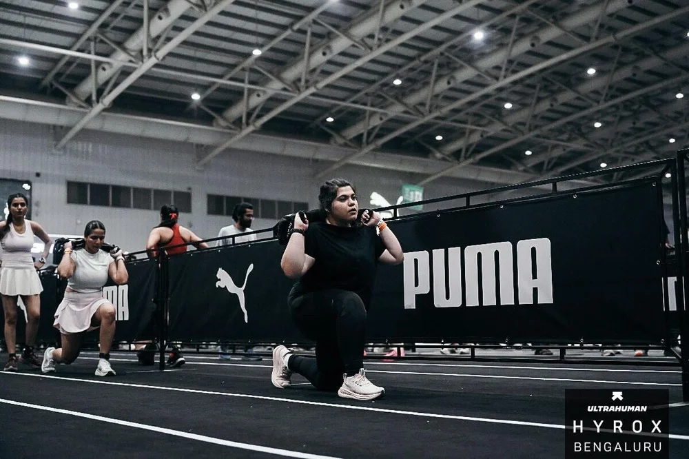 Sandbag lunges at HYROX Bengaluru 2026