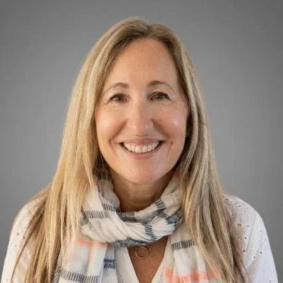 Jackie Saunders, Clinical Hypnotherapist and EMDR Practitioner at OLIP Therapy in Fareham, Hampshire