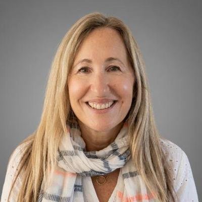 Jackie Saunders, EMDR practitioner and clinical hypnotherapist at OLIP Therapy