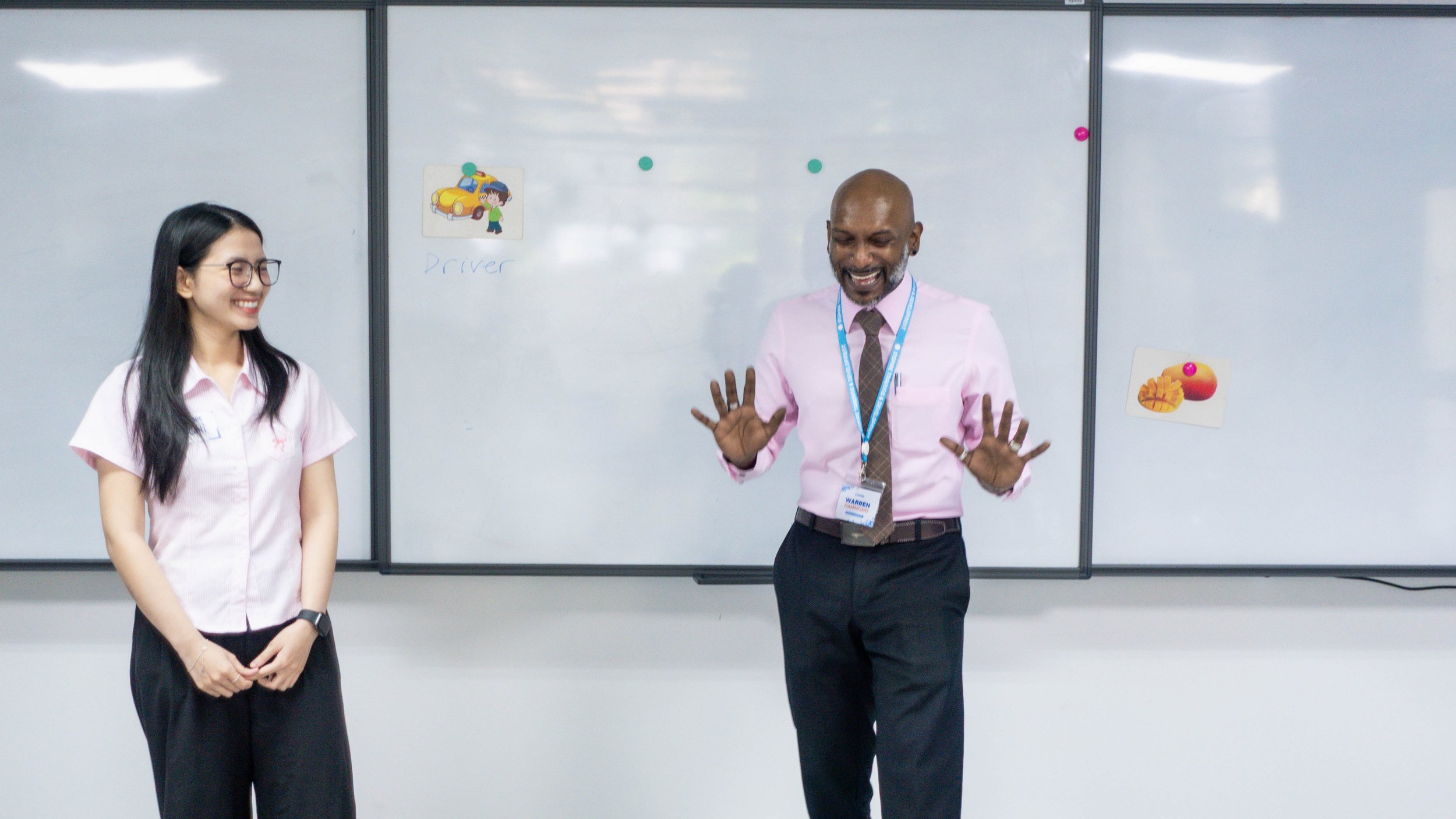 Interactive ESL classroom activity at an Inspire trial class