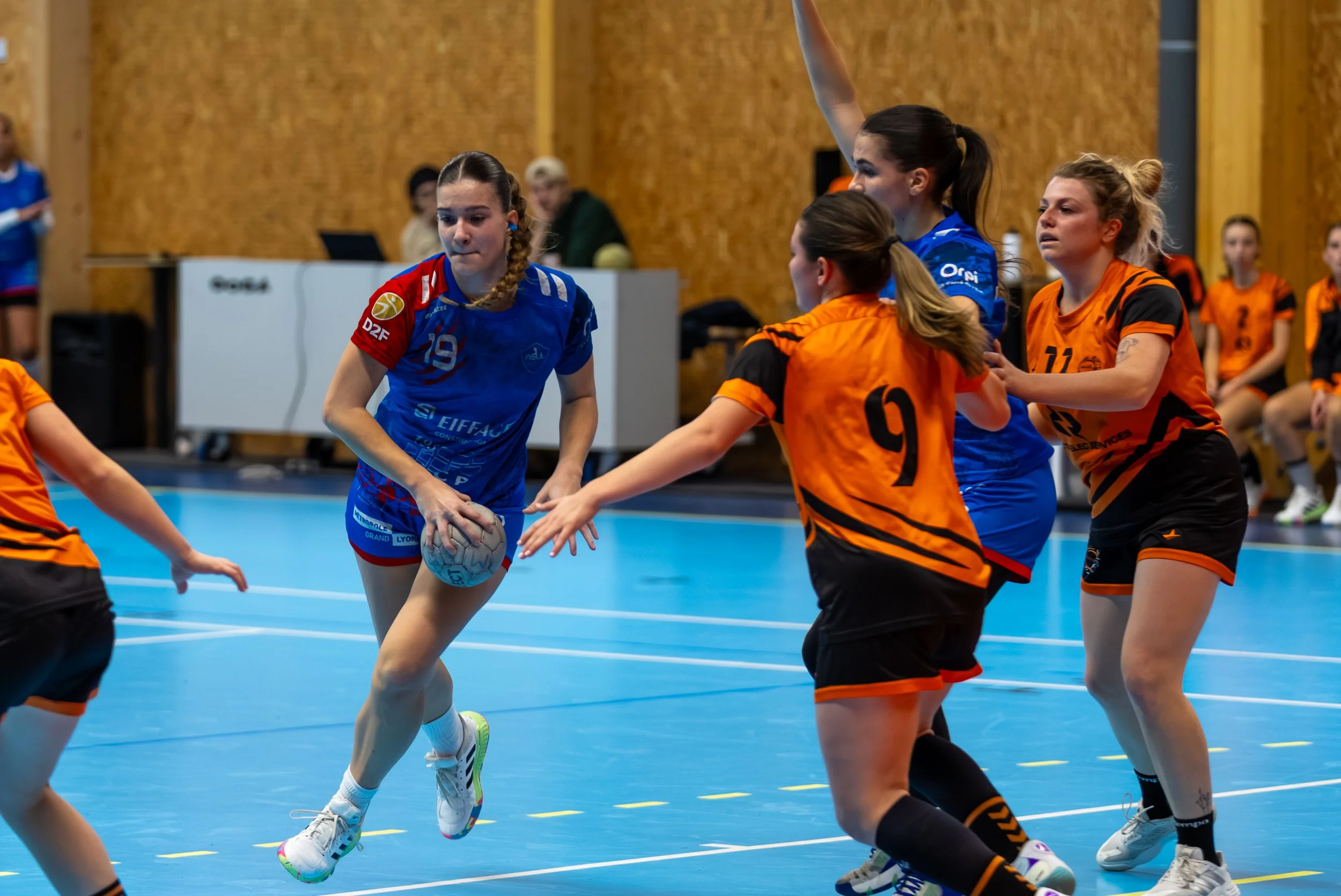 Gardien handball plongeon arrêt spectaculaire match HBC Saint-Laurent vidéaste sport Astirya Photographie
