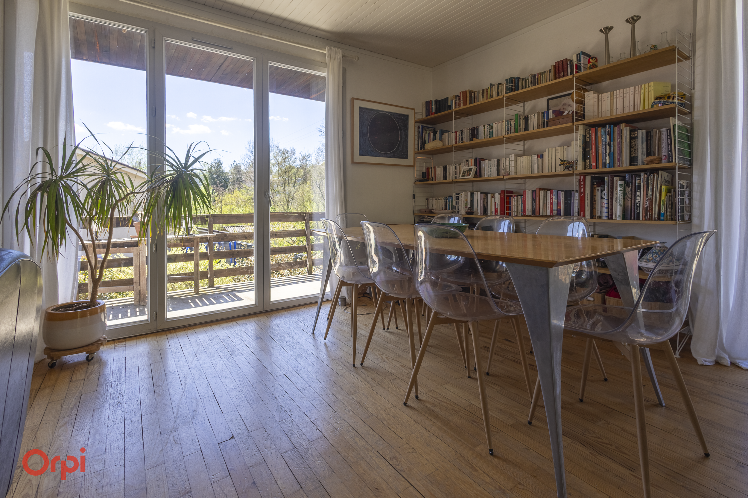 Photo HDR salle à manger moderne — photographe immobilier agences Lyon ouest Astirya