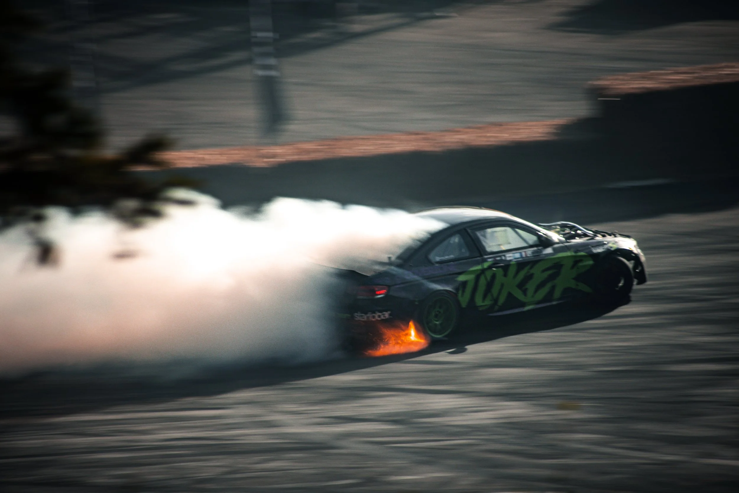 BMW M en drift spectaculaire avec fumée épaisse en Slide Drift Serie - Anthony Junet Photographe Automobile France