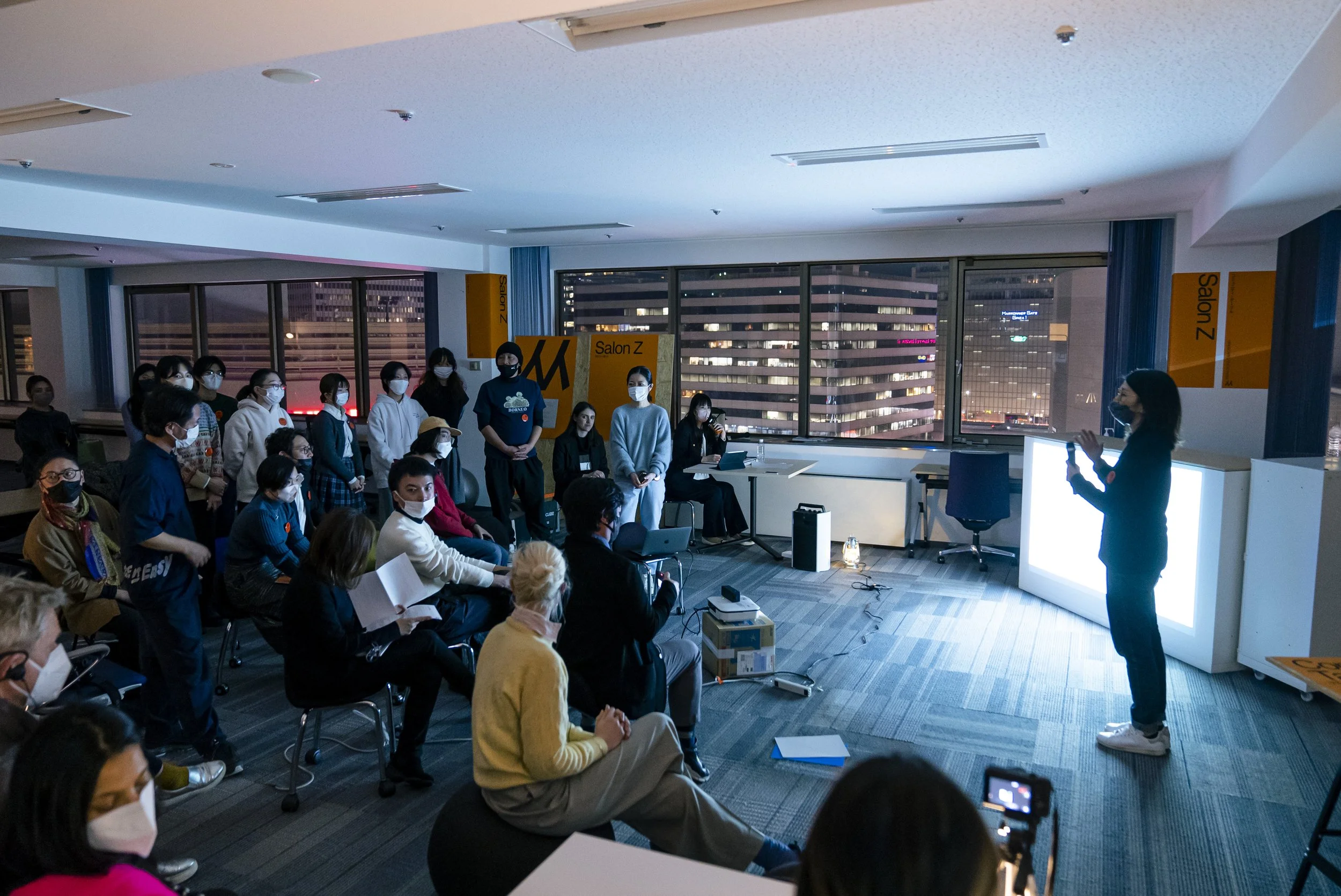 展覧会やトークイベントの様子