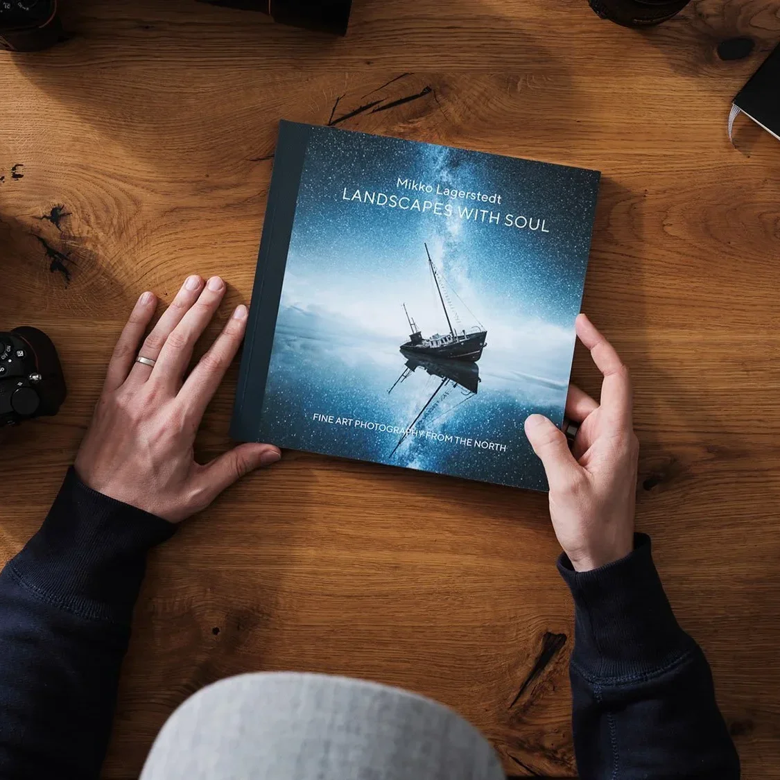 Visual stability in atmospheric photography designed for long-term use