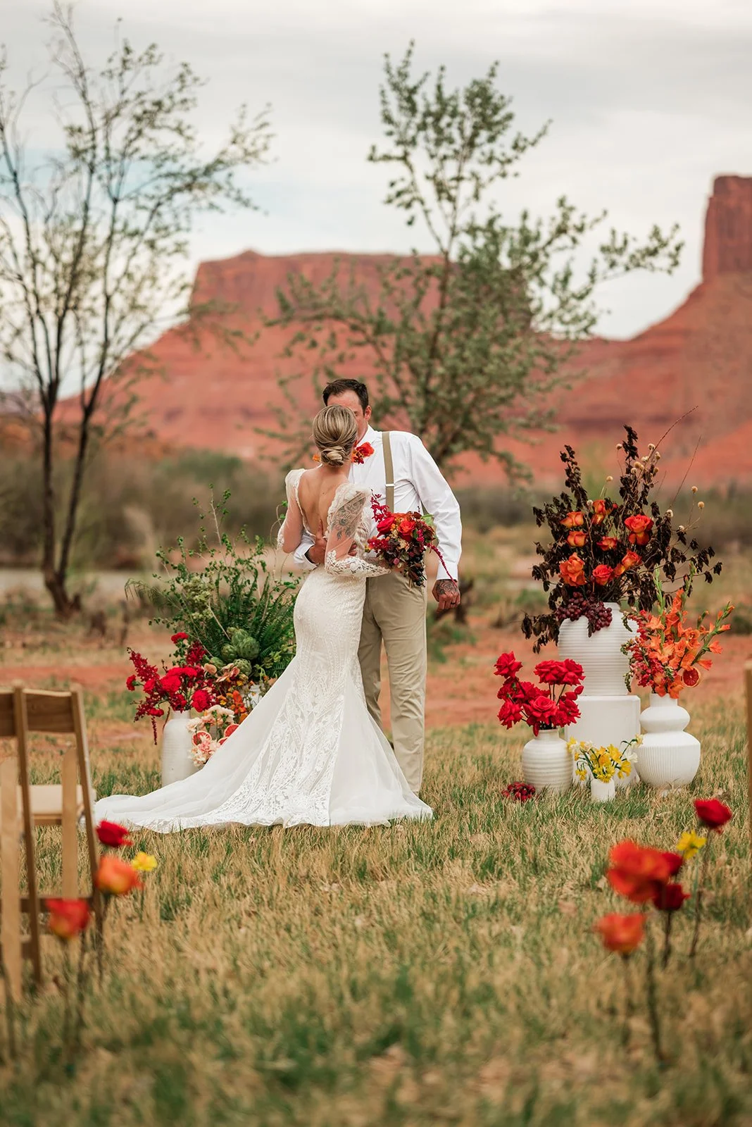 Wedding ceremony flowers in Moab
