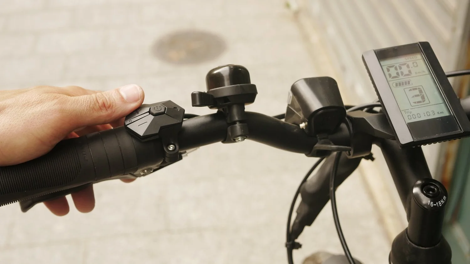 Écran et commande d'assistance d'un vélo électrique Bafang