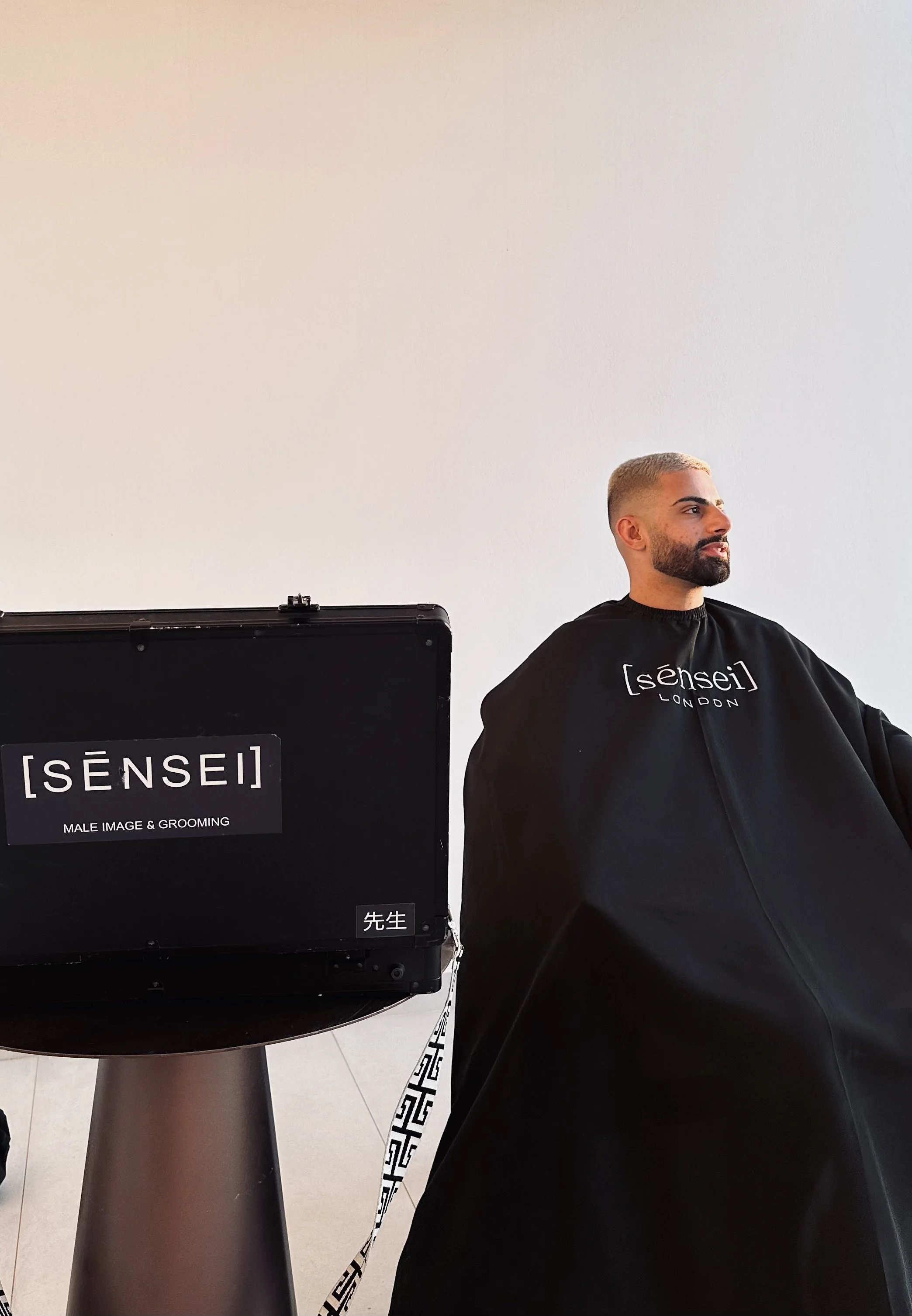 Mobile barber Mykonos beard trim