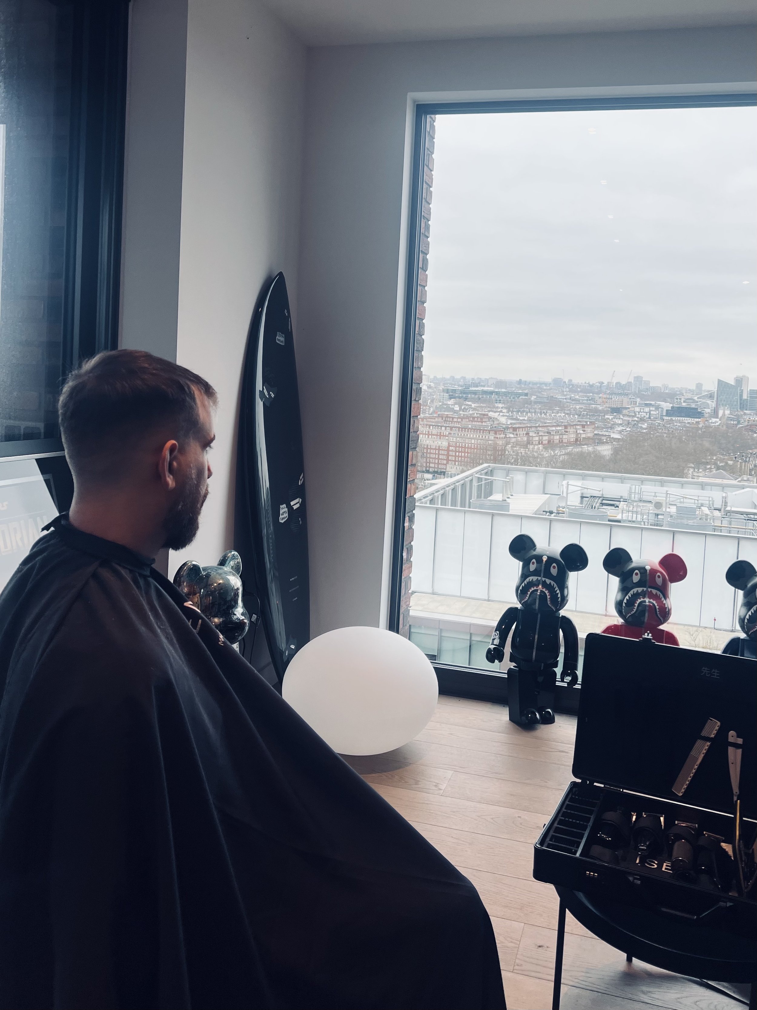 Private barber in London, [sēnsei]