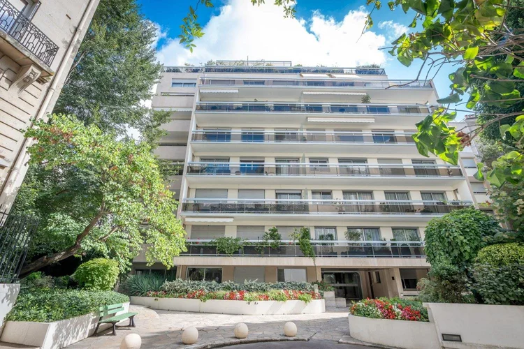 Façade et vues – Rue Fabre d'Églantine, Paris 12e