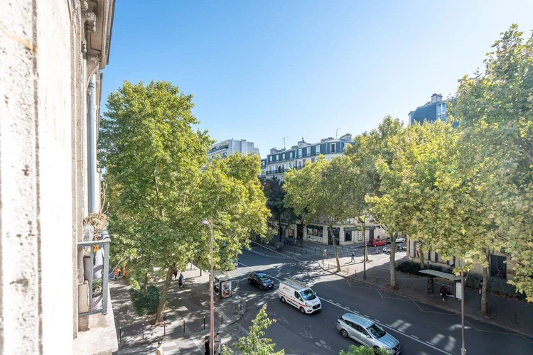 Façade et vues – Avenue Daumesnil, Paris 12e