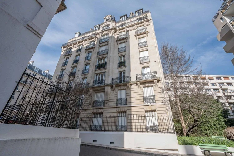 Façade et vues – Rue Fabre d'Églantine, Paris 12e