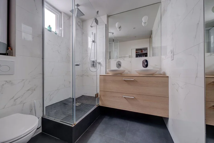 Salle de bains – Villa du Bel-Air, Paris 12e