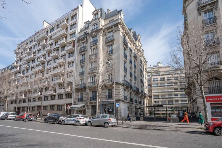 Façade et vues – Rue Fabre d'Églantine, Paris 12e