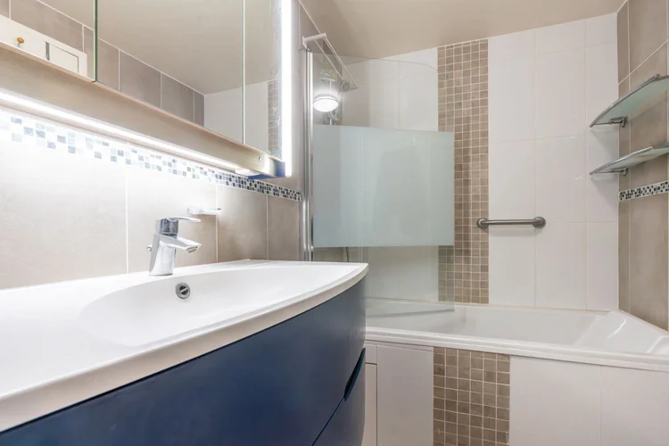 Salle de bains – Rue Fabre d'Églantine, Paris 12e