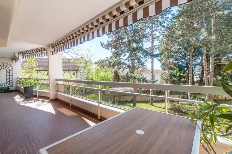 Terrasse – Avenue Charles V, Nogent-sur-Marne