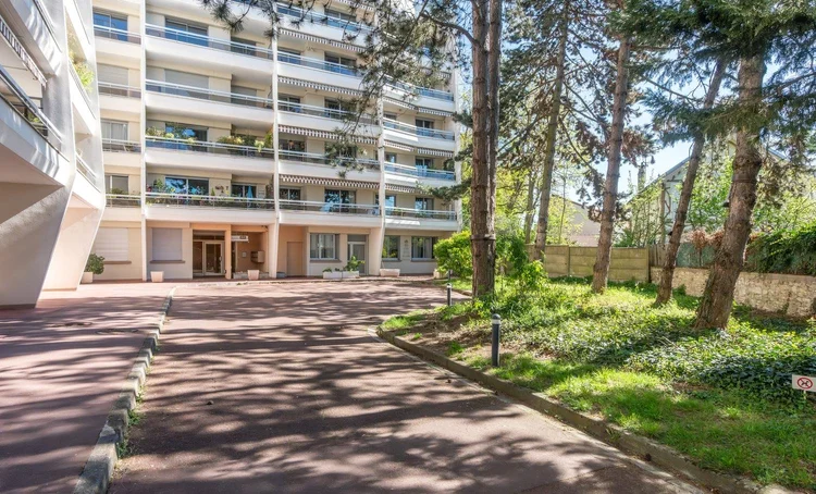Façade et vues – Avenue Charles V, Nogent-sur-Marne