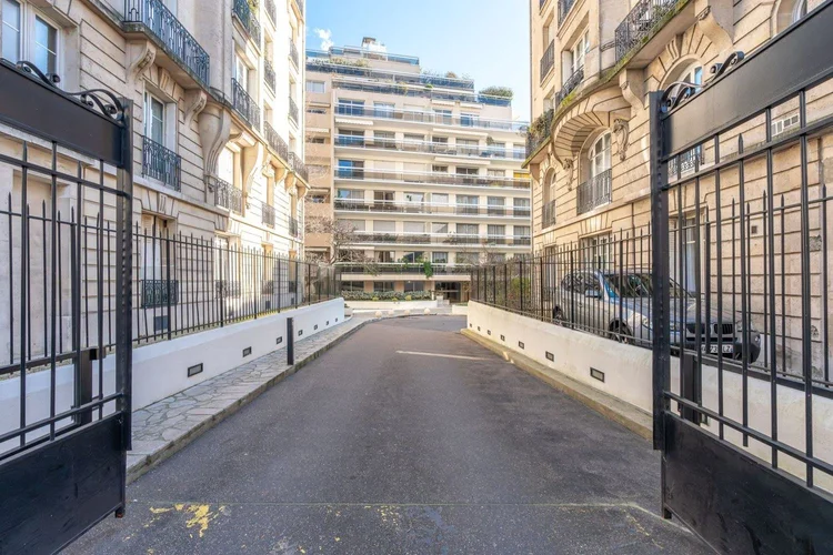 Façade et vues – Rue Fabre d'Églantine, Paris 12e
