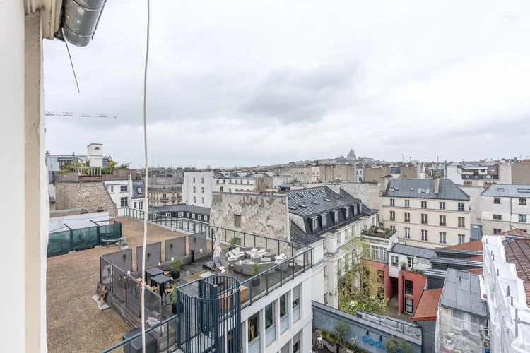 Façade et vues – Rue d'Enghien, Paris 10e