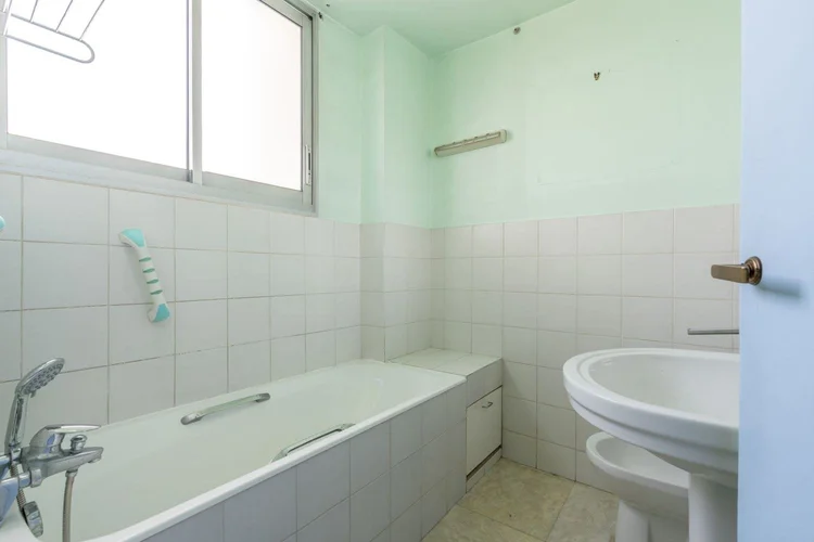 Salle de bains – Rue de la Brèche aux Loups, Paris 12e