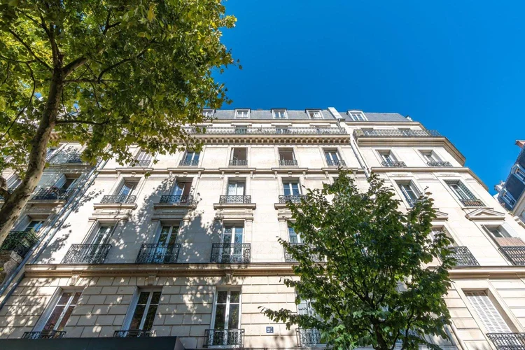 Façade et vues – Avenue Daumesnil, Paris 12e