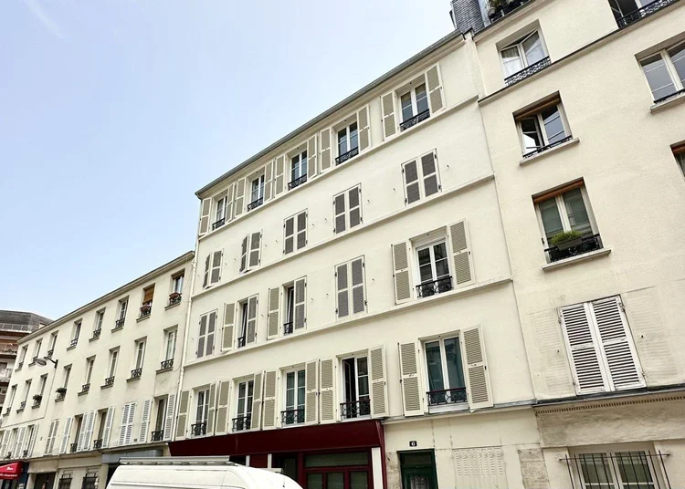 Façade et vues – Rue Pierre Dupont, Paris 10e