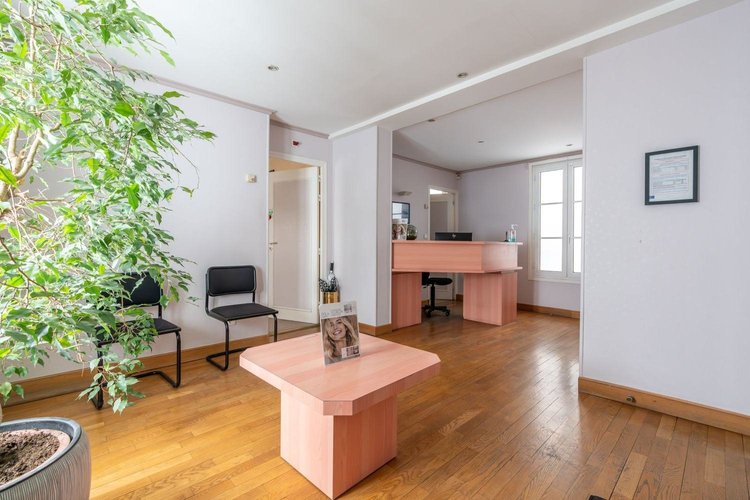 Accueil et salle d'attente – Cours de Vincennes, Paris 12e