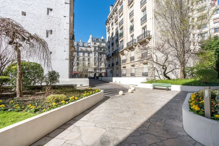 Façade et vues – Rue Fabre d'Églantine, Paris 12e
