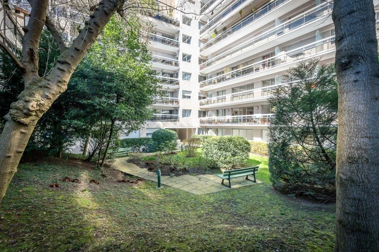 Parties communes – Rue Fabre d'Églantine, Paris 12e