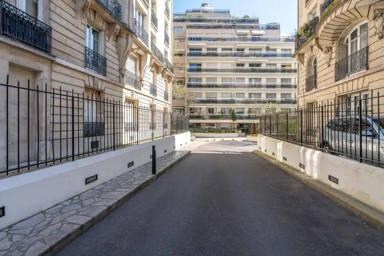 Façade et vues – Rue Fabre d'Églantine, Paris 12e