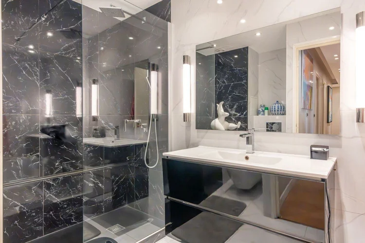 Salle de bains – Rue Fabre d'Églantine, Paris 12e
