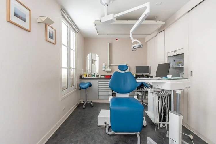 Cabinets et bureaux – Cours de Vincennes, Paris 12e