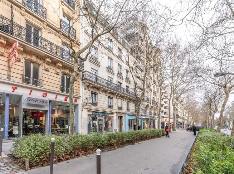 Façade et vues – Avenue Daumesnil, Paris 12e