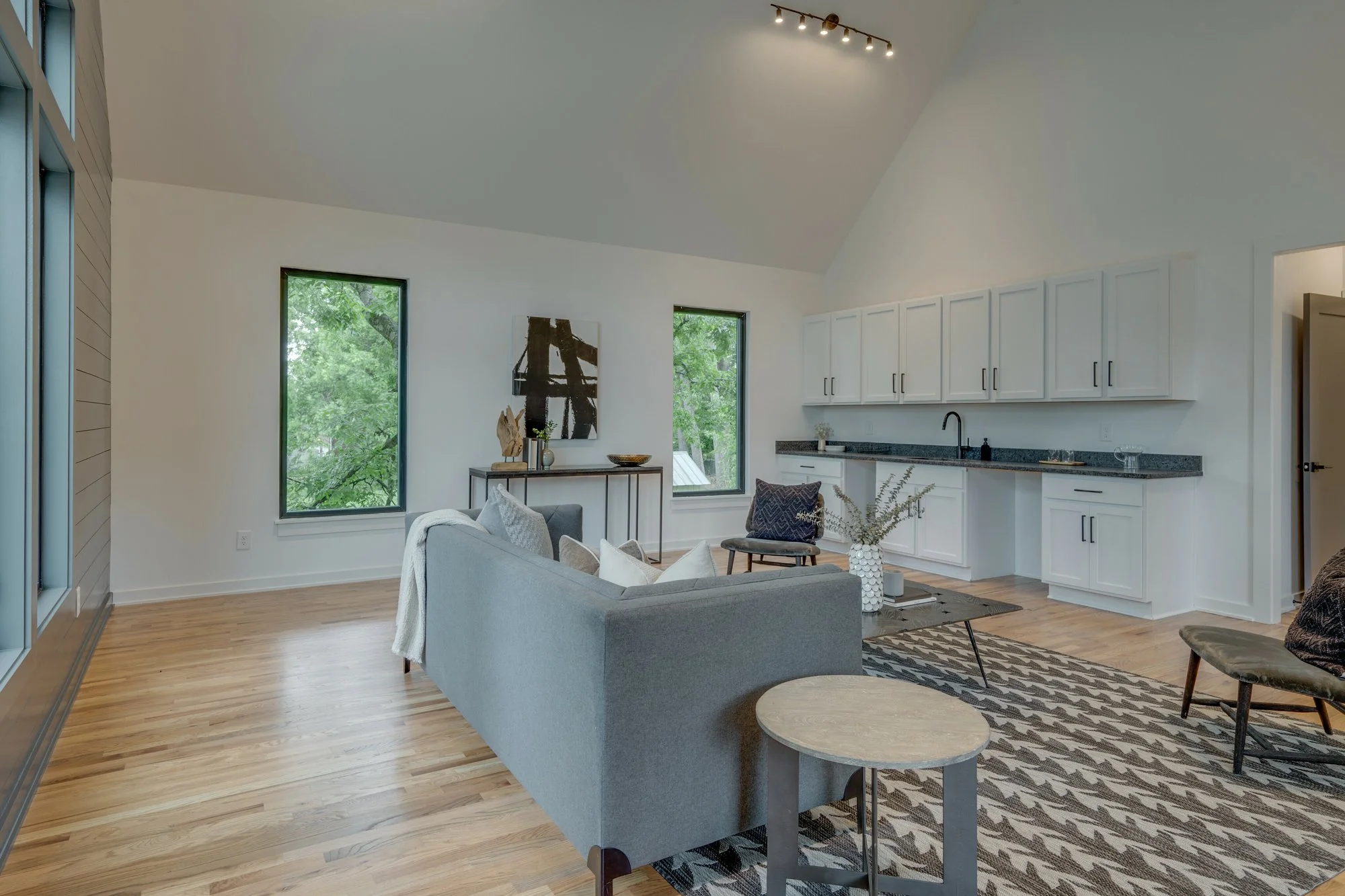 Development Commercial — Armstrong Reale State