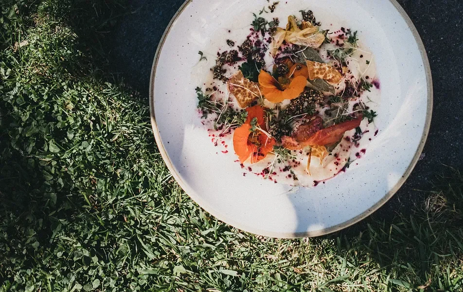 Gericht aus heimischen Zutaten