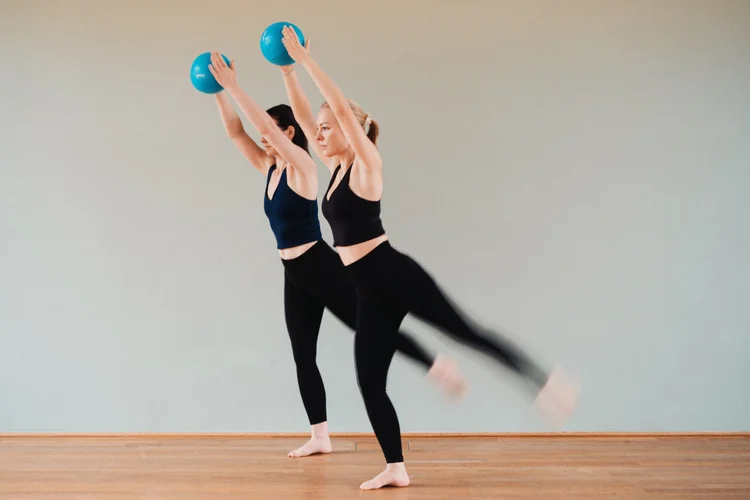 Online-Videos und Ausbildungen von doktor yoga