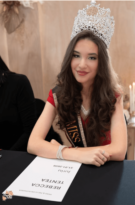 Elegant indoor event