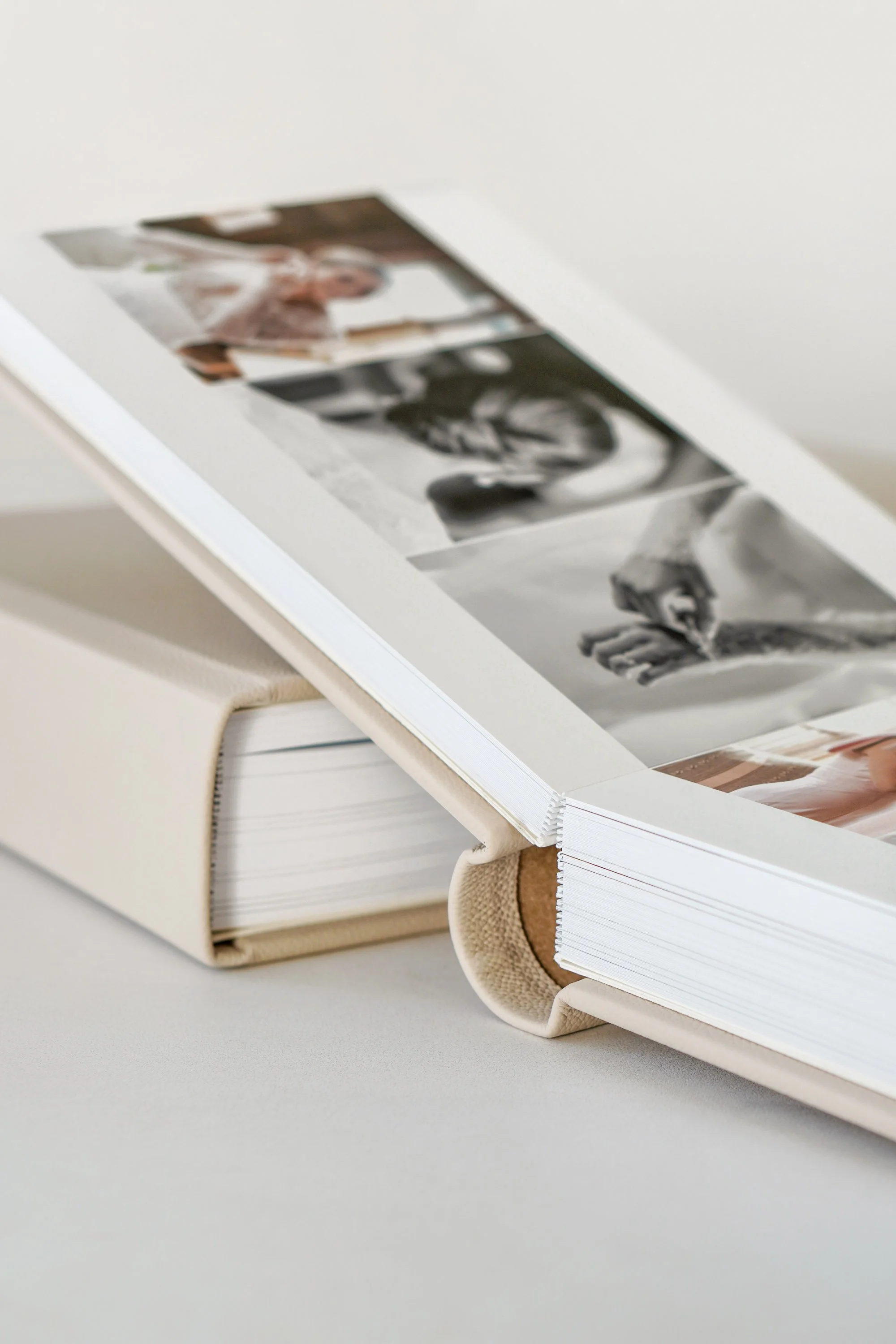 Lay flat wedding album detail