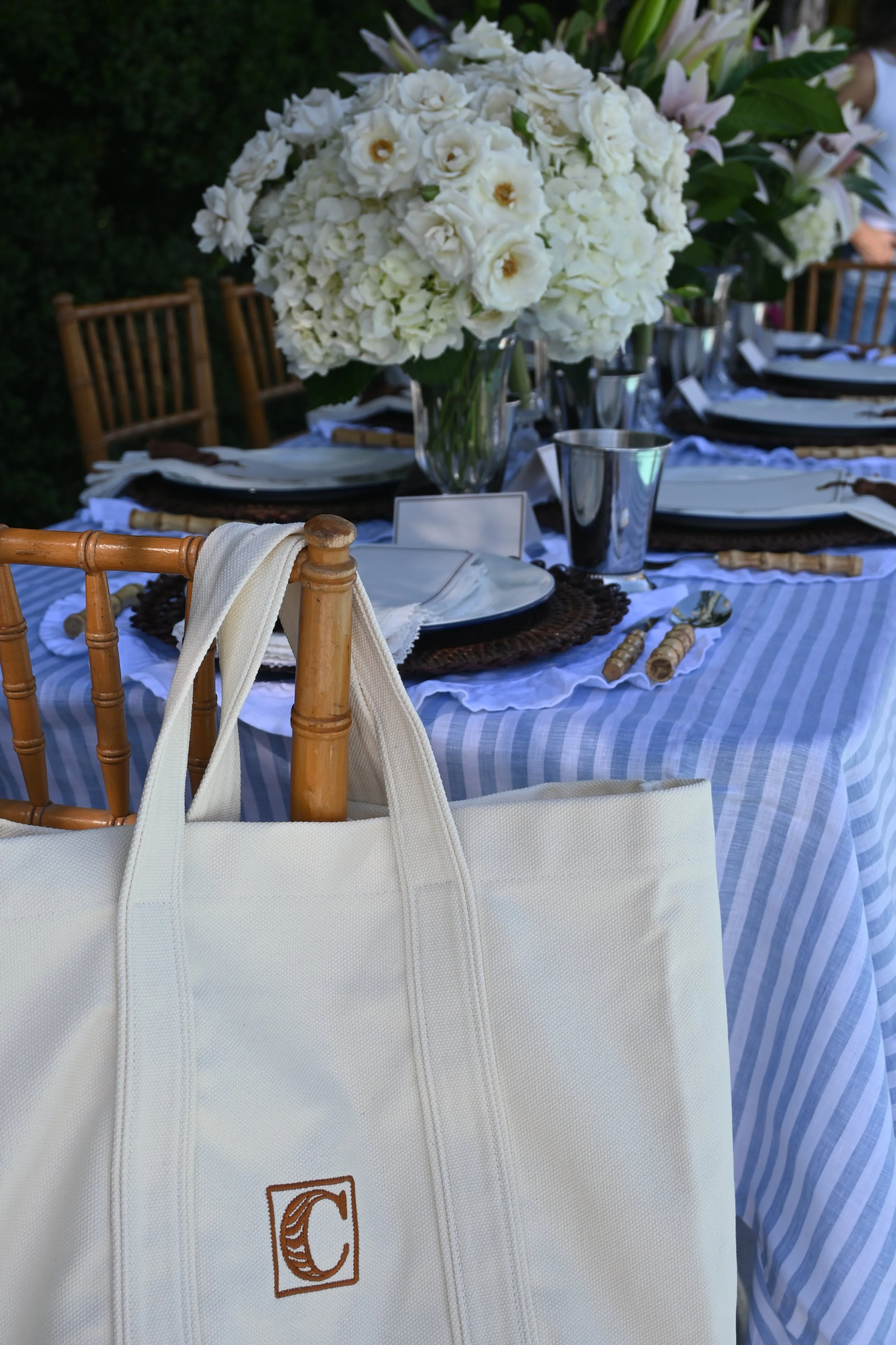Casa Carry table set in minutes