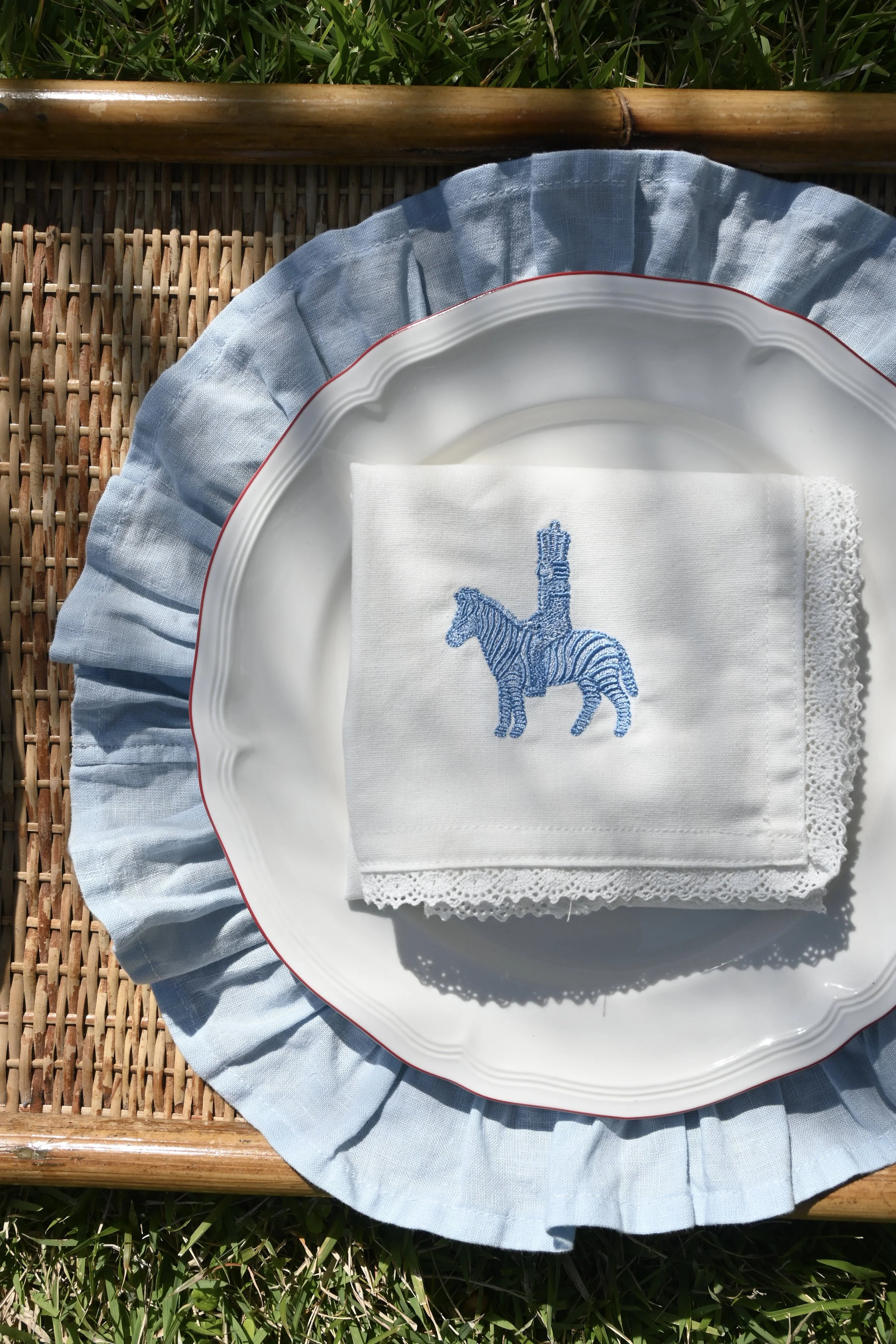 Holiday Casa Carry tablescape kit