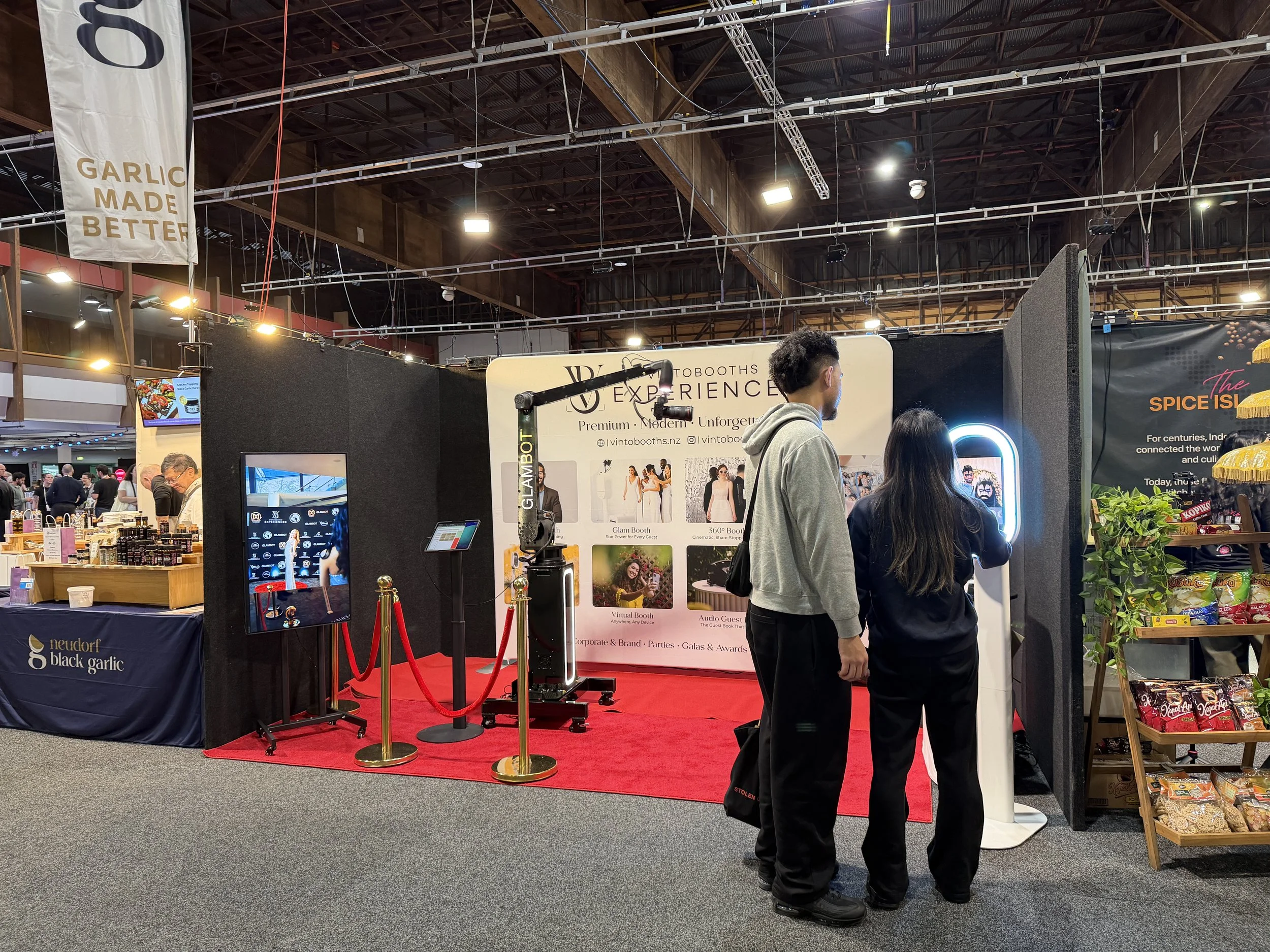 Auckland Food Show guests at the AI Booth
